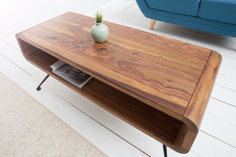 Table basse design rétro de 100cm coloris naturel en bois massif sheesham avec une niche