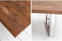Table basse moderne coloris naturel et chromé en bois massif et métal