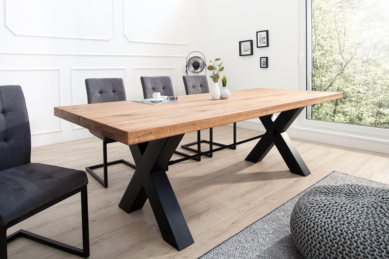 Table à manger moderne de 240cm coloris naturel en bois massif et métal