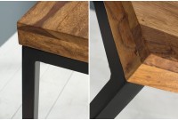 Table de bureau contemporaine de couleur naturelle et noire en bois massif et métal
