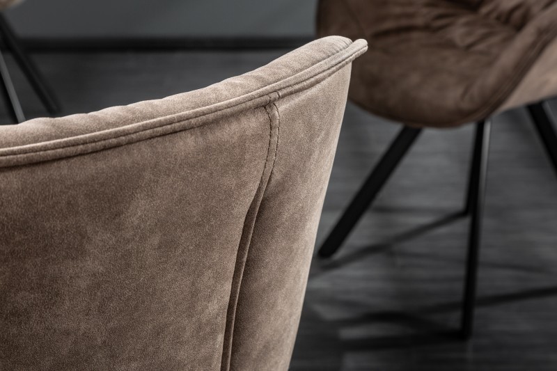 Chaise design scandinave de salle à manger coloris taupe en microfibre avec piétement en métal