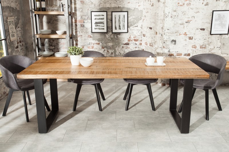 Table à manger 180cm coloris naturel et noir en bois massif et fer