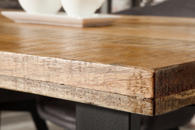 Table à manger 180cm coloris naturel et noir en bois massif et fer