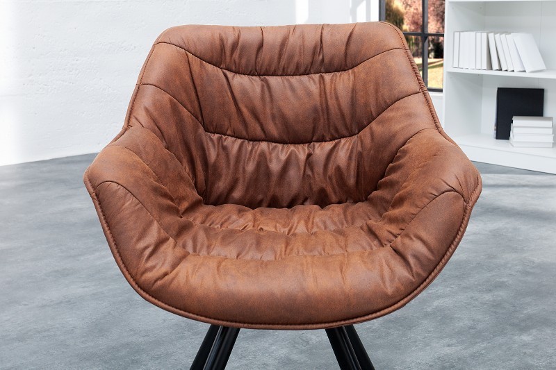 Chaise design coloris marron antique en microfibre avec piétement en métal