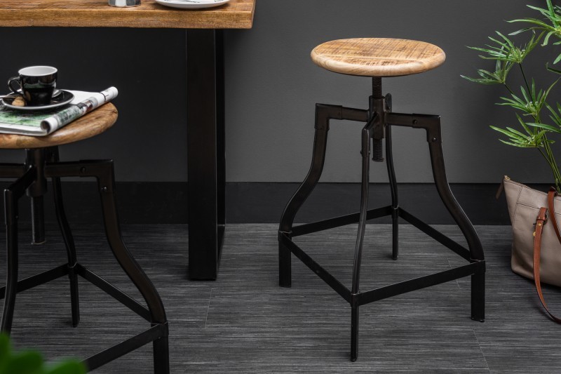 Tabouret de bar design industriel de 60-74 cm coloris naturel et noir en bois massif et métal