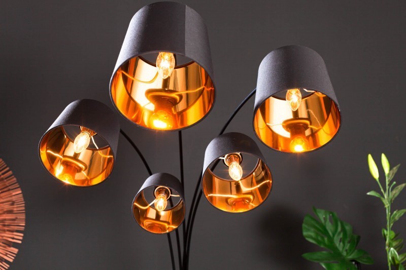 Lampadaire à 5 lampes design coloris doré et noir Lampadaire à 5 lampes design coloris doré et noir