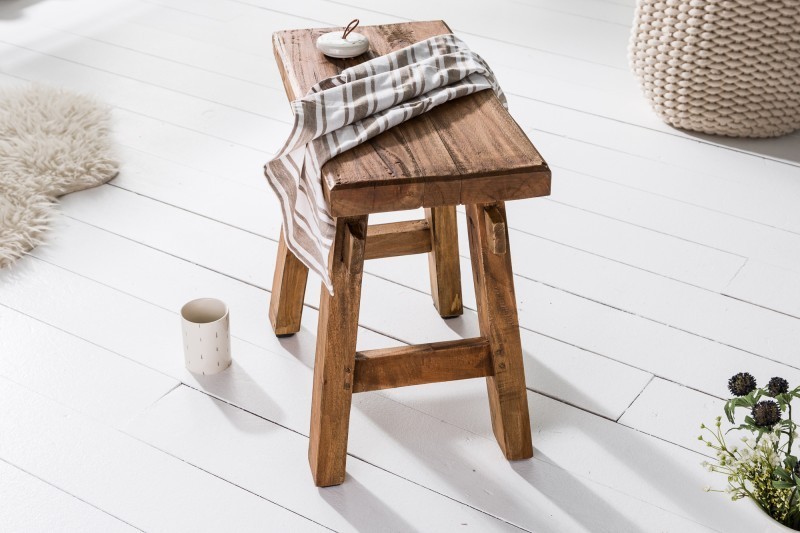 Tabouret design de 40 cm en bois massif naturel