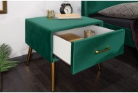 Table de chevet en velours coloris vert émeraude