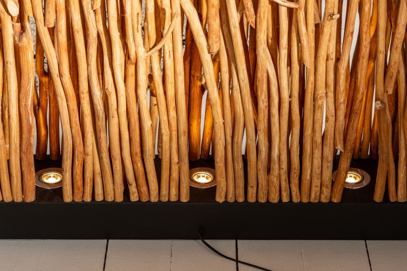 Lampadaire 180cm en bois coloris naturel Lampadaire 180cm en bois coloris naturel